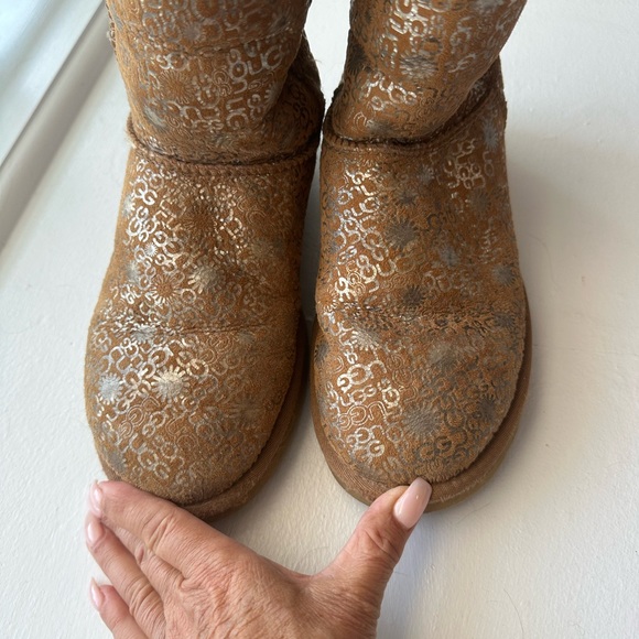 SWEET UGG TALL BOOTS MONOGRAMMED SZ8 EUC - Picture 2 of 7